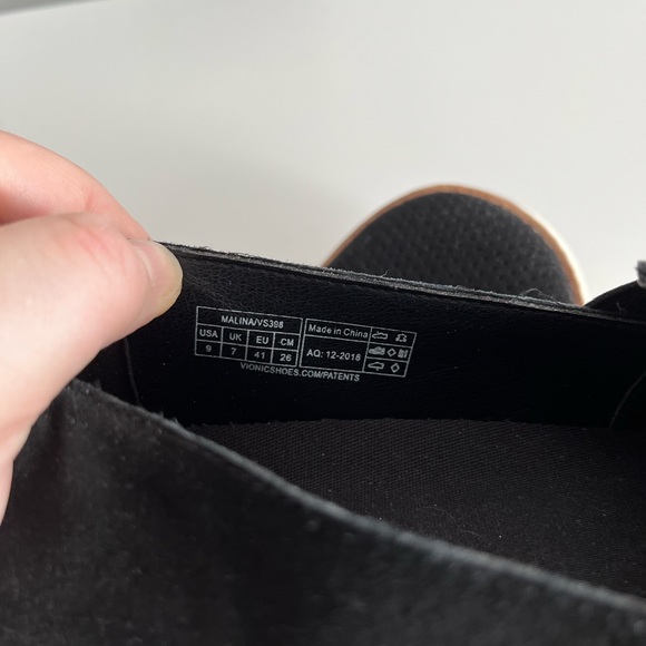 Vionic Dark Blue Shoes - Picture 10 of 11